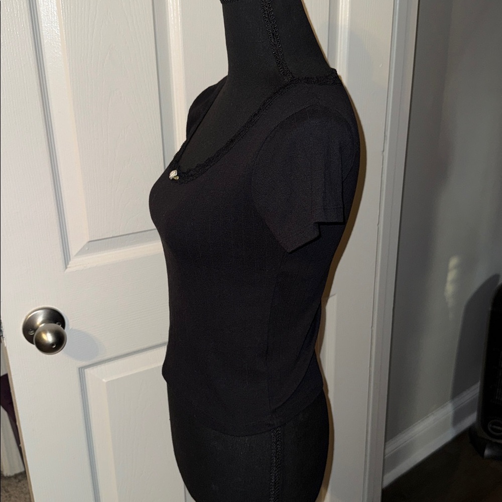 π€PINK REPUBLIC BLACK BABY TOP WITH LACE TRIM SIZE Sπ€ - Picture 3 of 8
